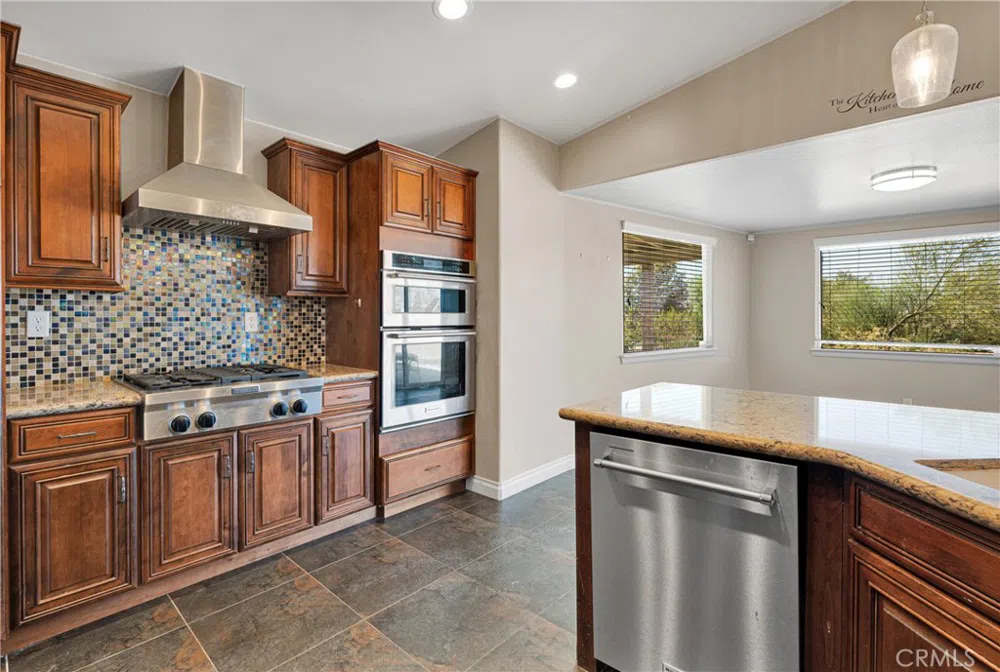 16616 Candlewood Road Apple Valley, CA 92307