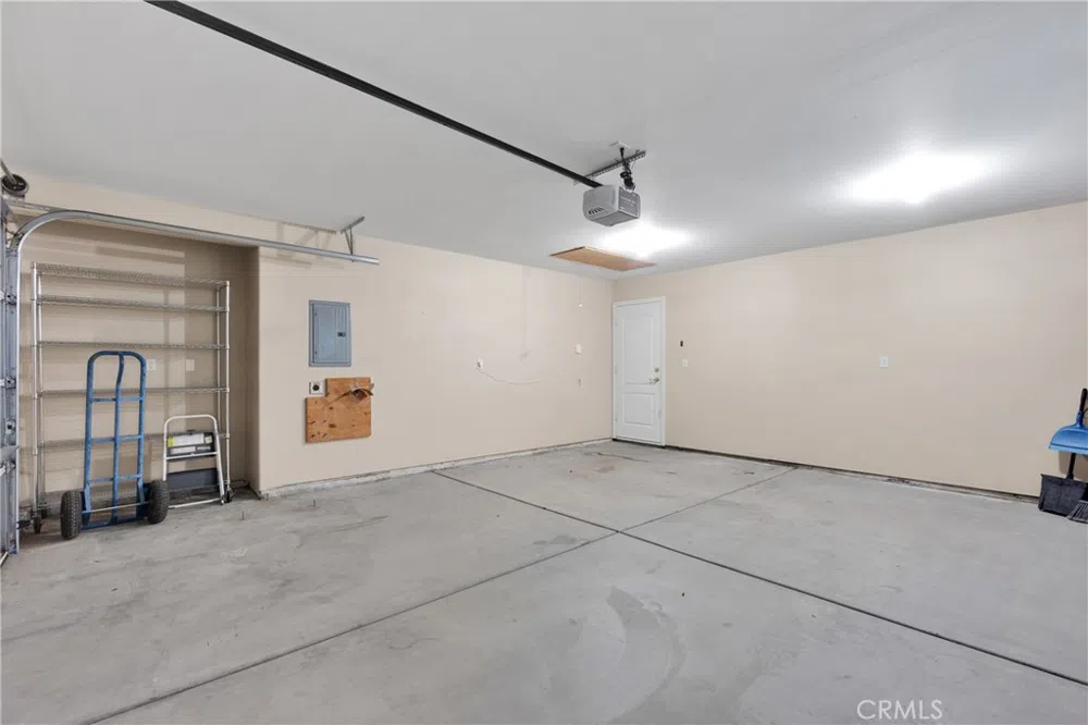 16616 Candlewood Road Apple Valley, CA 92307