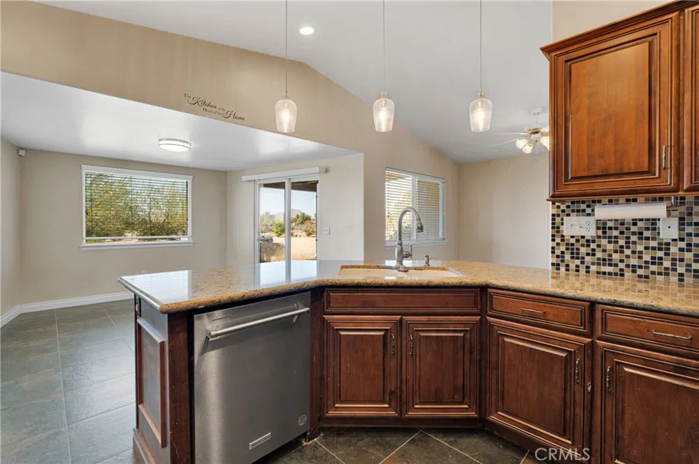16616 Candlewood Road Apple Valley, CA 92307
