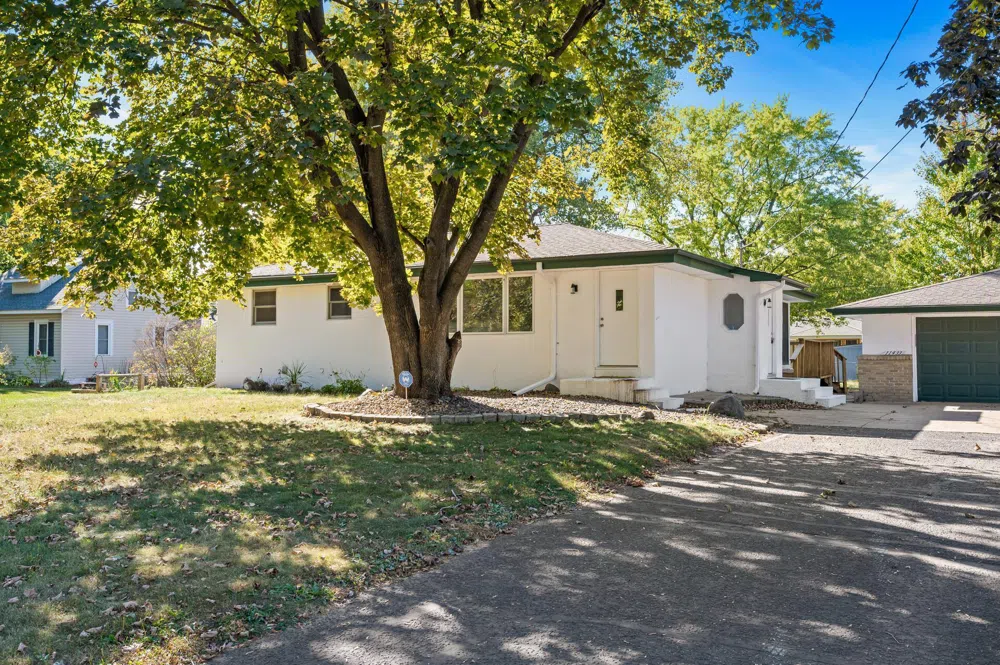 11433 Winnetka Avenue