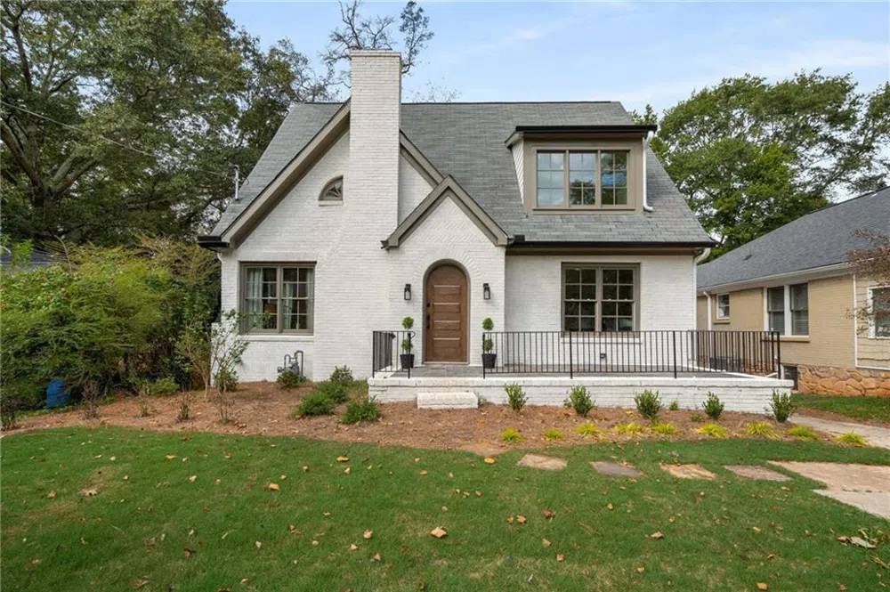 348 Sisson Avenue NE