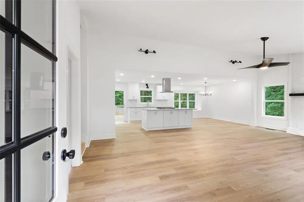 5072 Ravenwood Drive