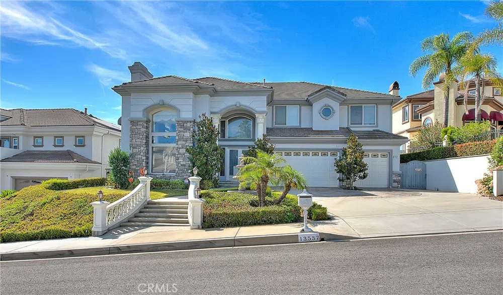 13537 La Sierra Drive