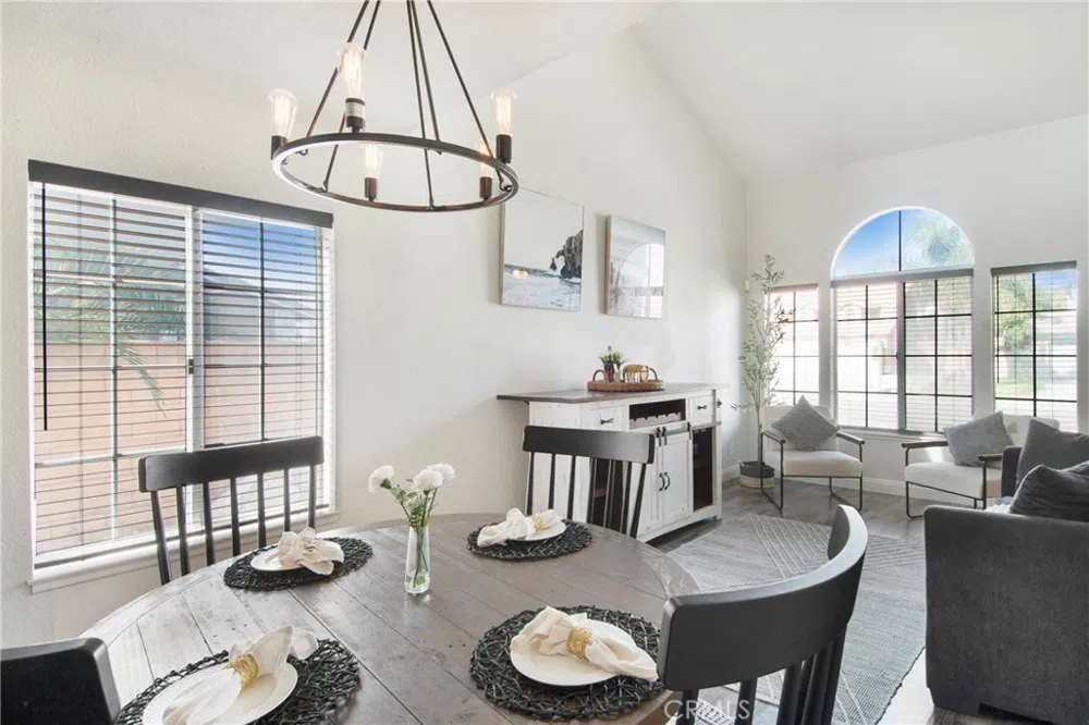 2855 W Fairview Drive Rialto, CA 92377