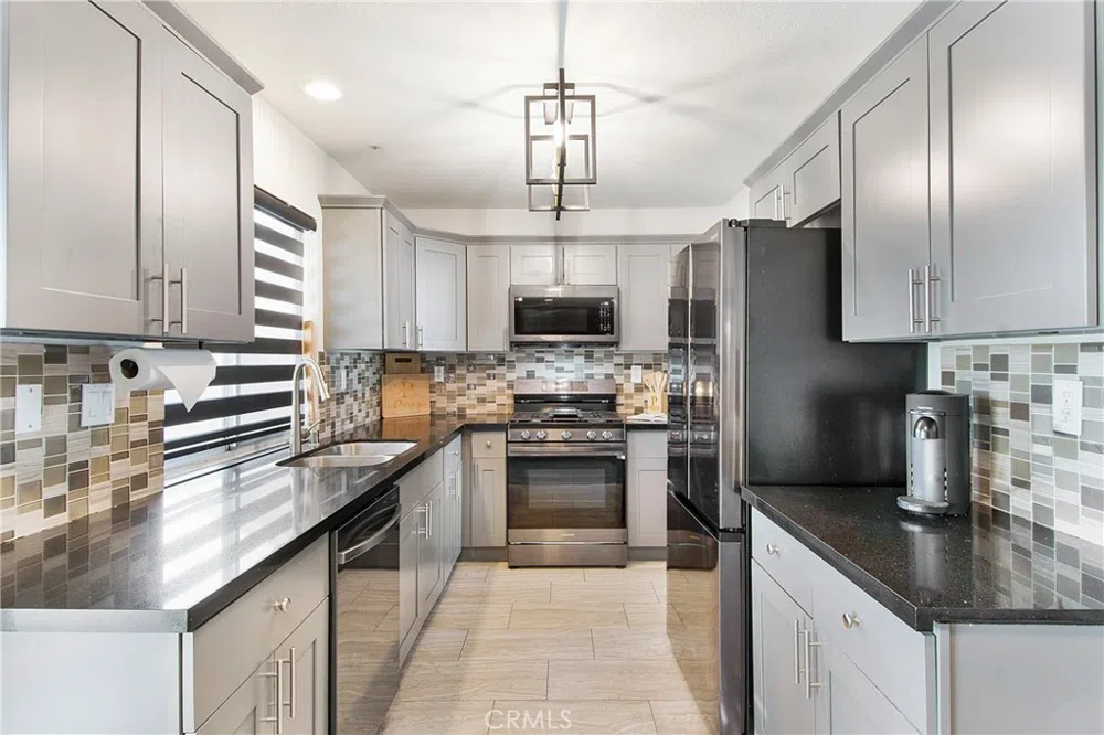 2855 W Fairview Drive Rialto, CA 92377