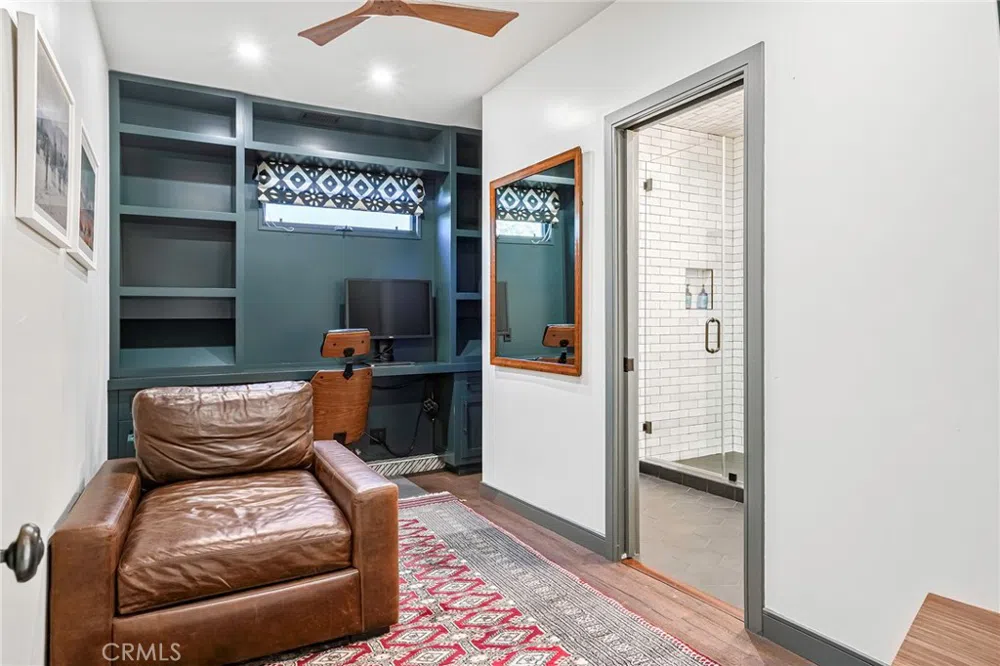 2200 Walnut Avenue Manhattan Beach, CA 90266