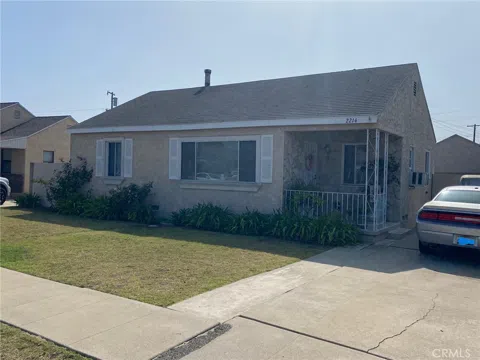 2214 Roswell Avenue
