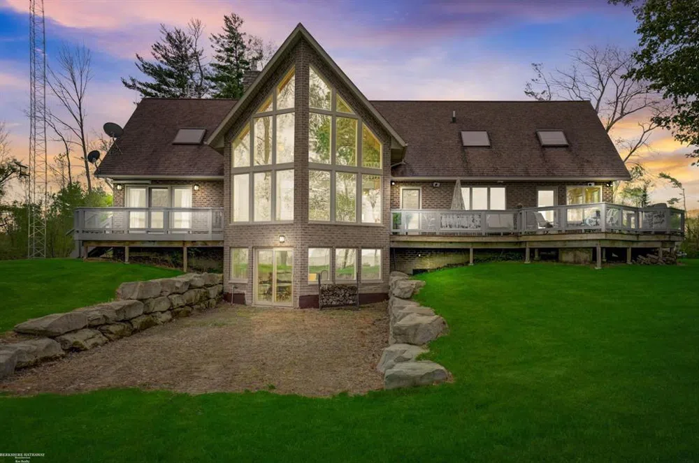 2500 N Lakeshore Road