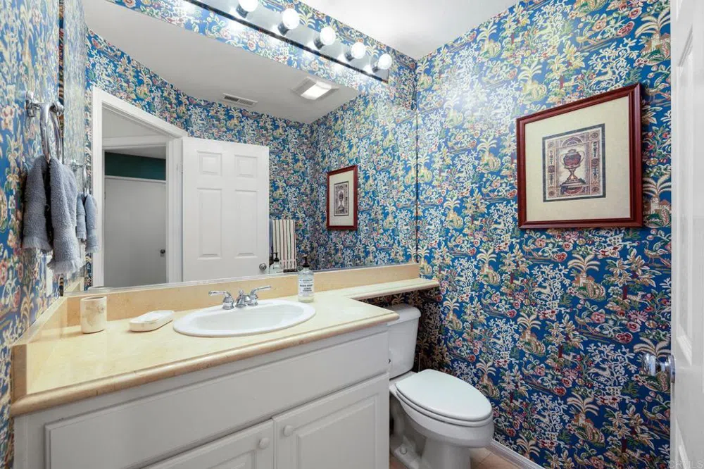 7069 Tatler Carlsbad, CA 92011