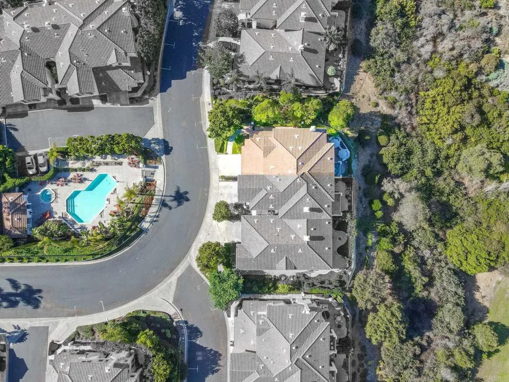 7069 Tatler Carlsbad, CA 92011