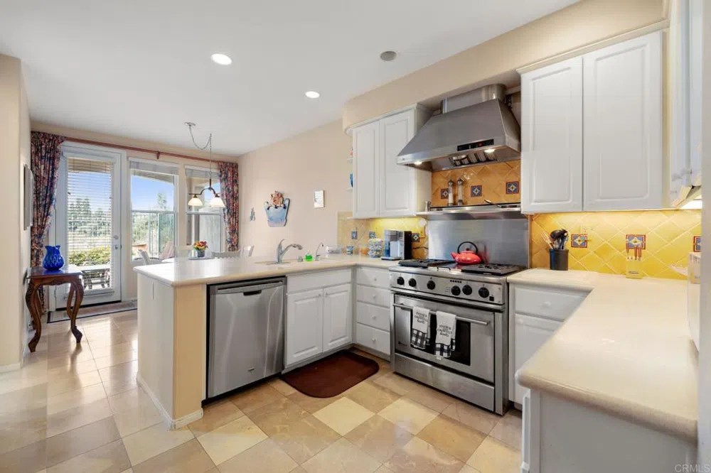 7069 Tatler Carlsbad, CA 92011