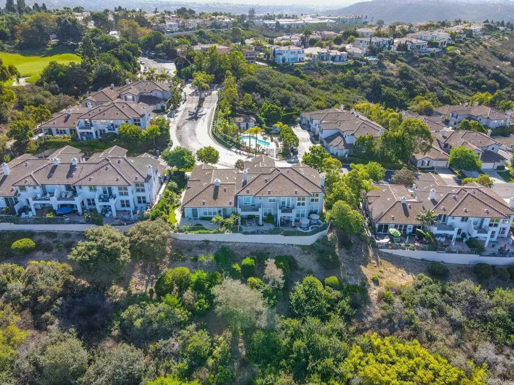 7069 Tatler Carlsbad, CA 92011