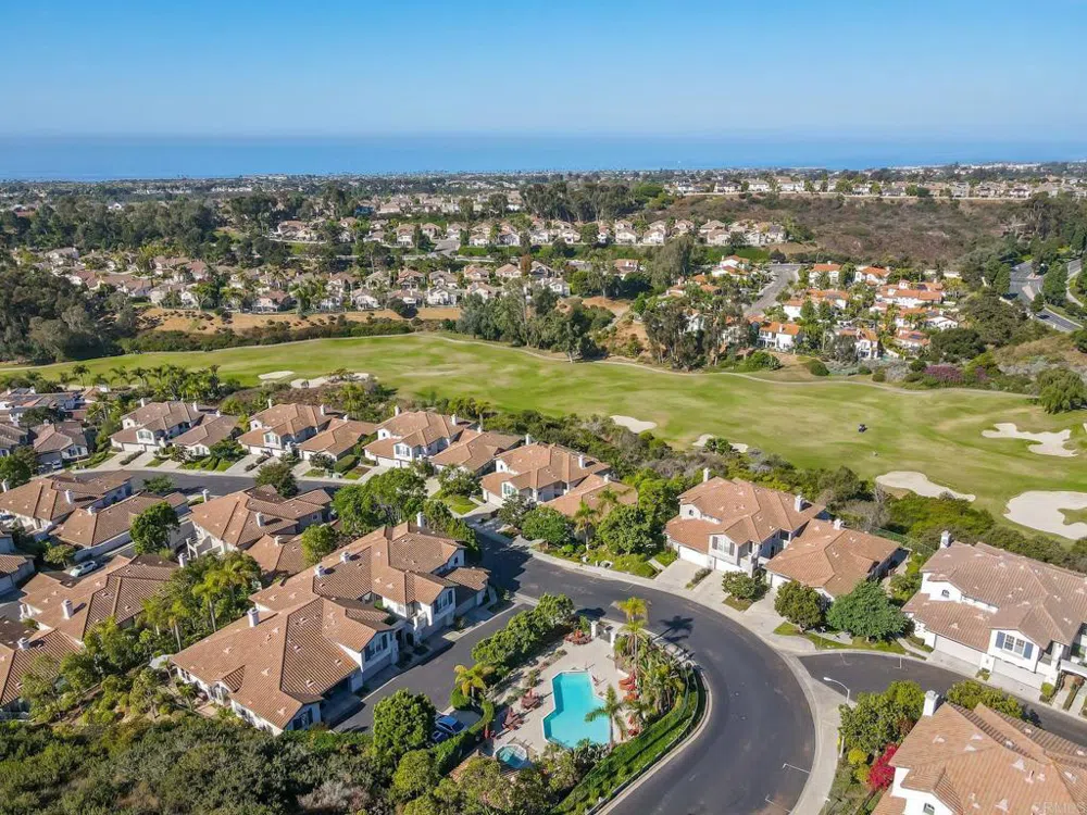 7069 Tatler Carlsbad, CA 92011