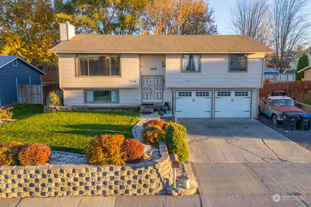 1409 S Lakeway Drive