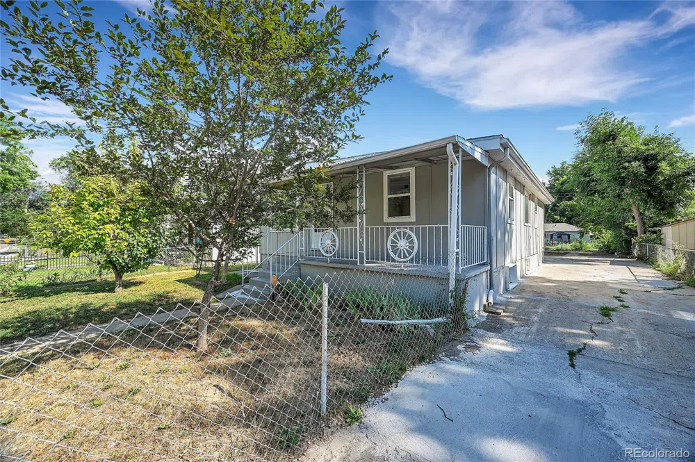 27 E 5th Avenue Longmont, CO 80504