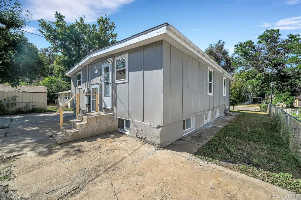 27 E 5th Avenue Longmont, CO 80504