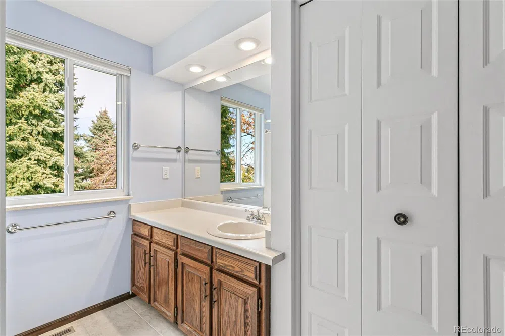 1331 E Nichols Avenue Centennial, CO 80122