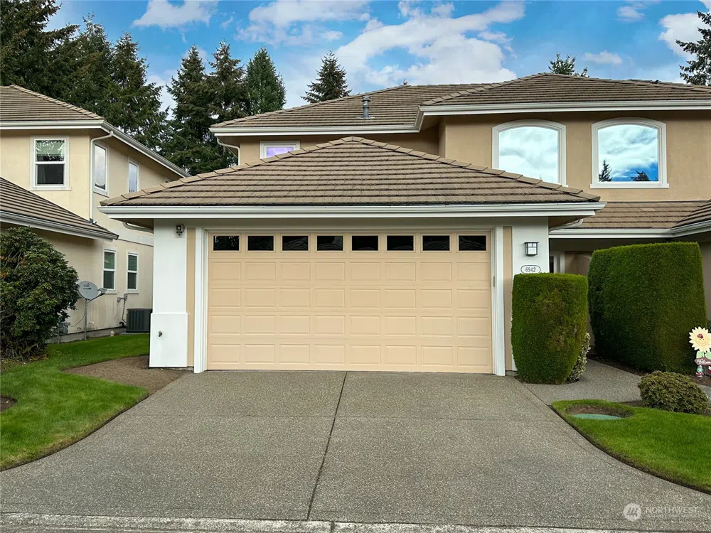 6942 Fairway Lane SE