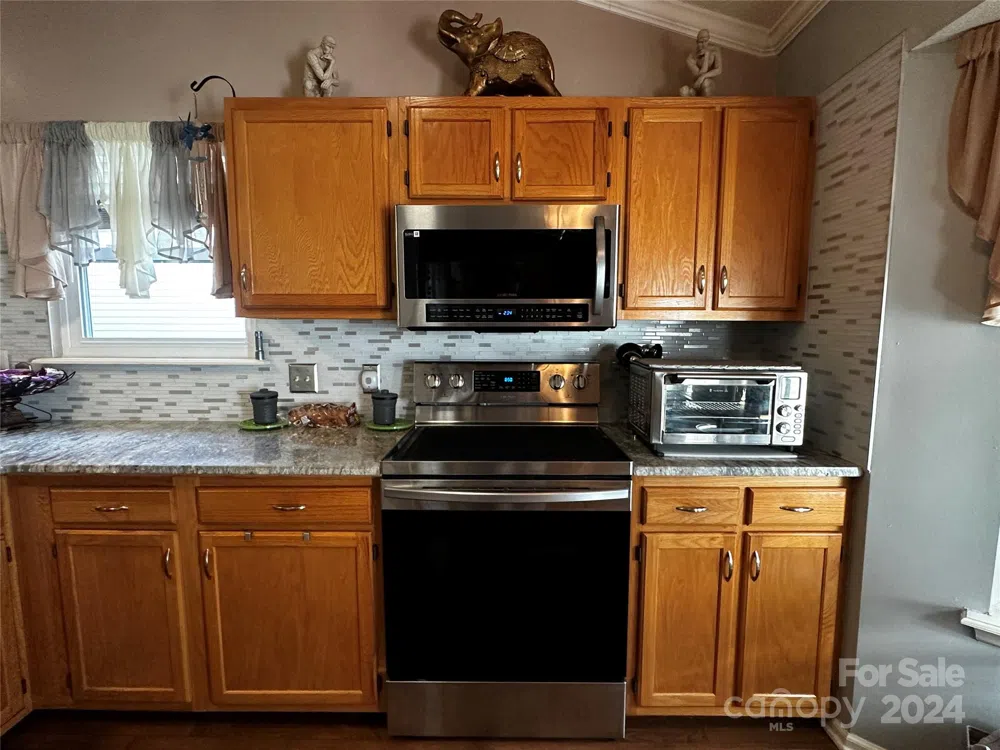 129 Cimarron Drive Asheville, NC 28803