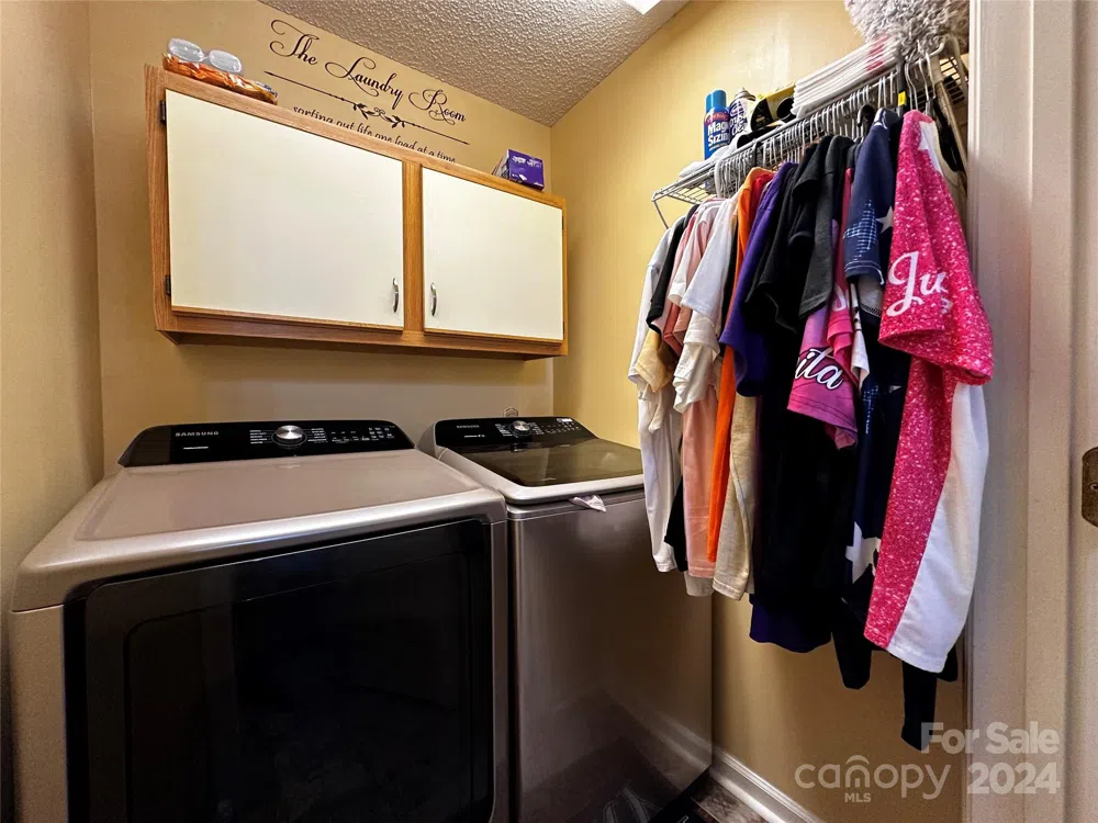 129 Cimarron Drive Asheville, NC 28803