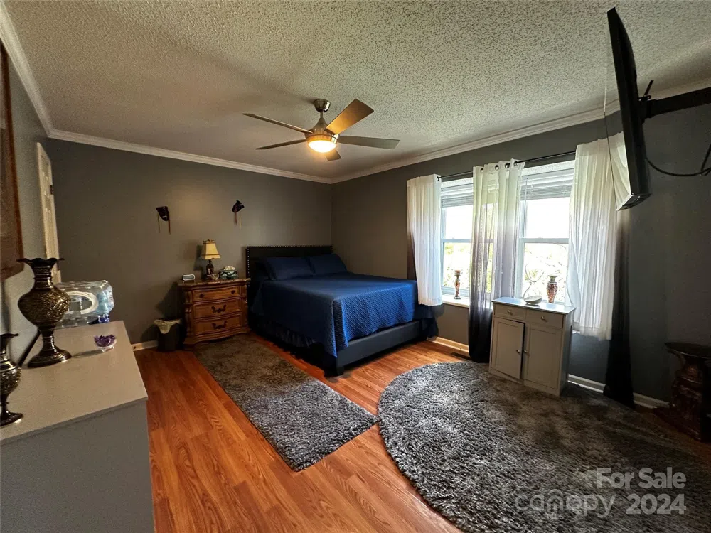 129 Cimarron Drive Asheville, NC 28803