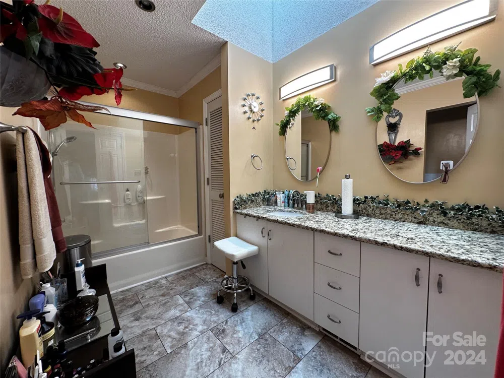129 Cimarron Drive Asheville, NC 28803