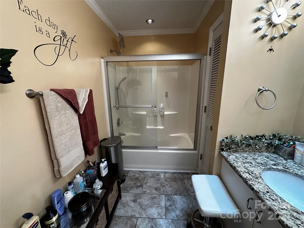 129 Cimarron Drive Asheville, NC 28803