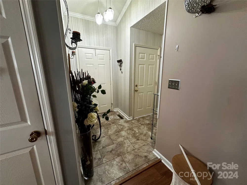129 Cimarron Drive Asheville, NC 28803