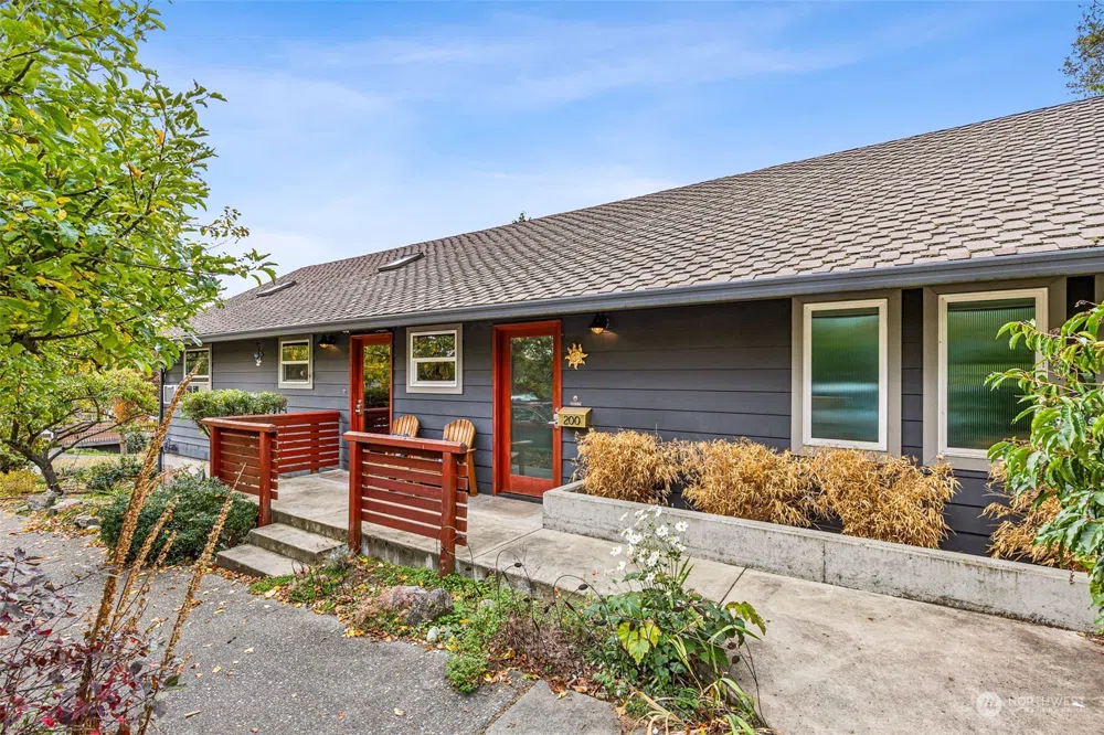 200 NW Bowdoin Place