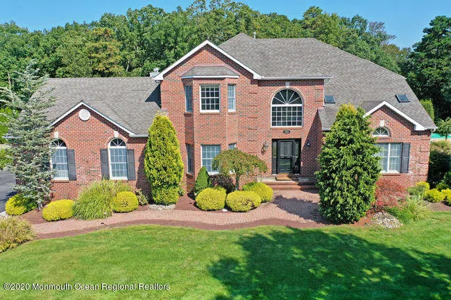 302 Valley View Circle