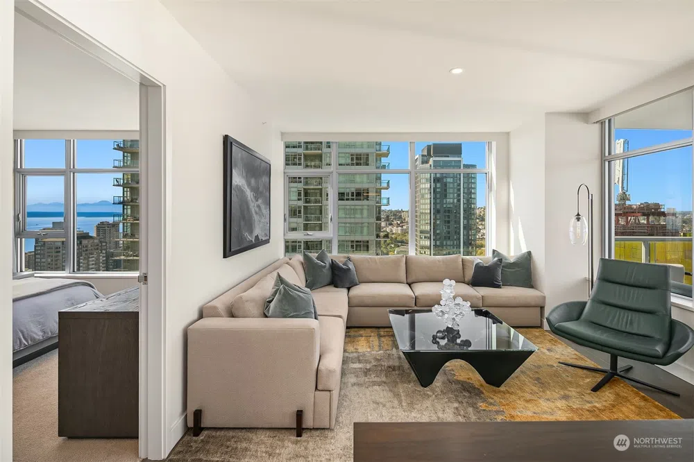 588 Bell Street #3102