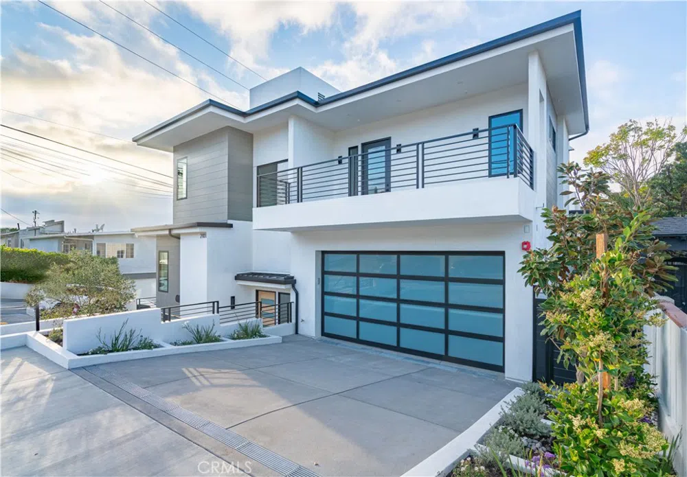 2101 Rockefeller Lane Redondo Beach, CA 90278