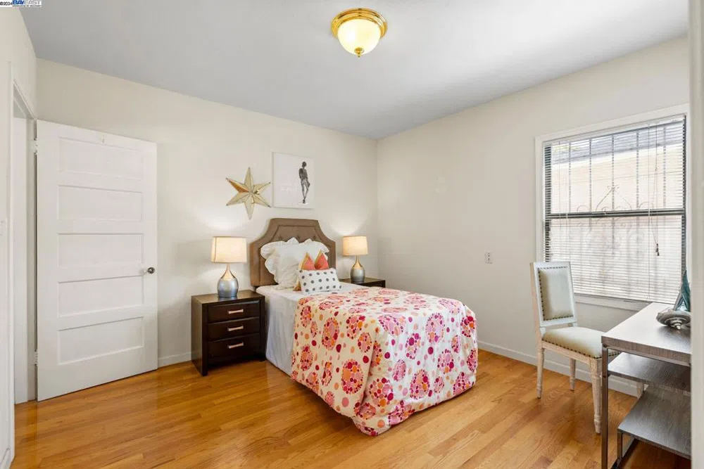 2344 Bartlett St Oakland, CA 94601
