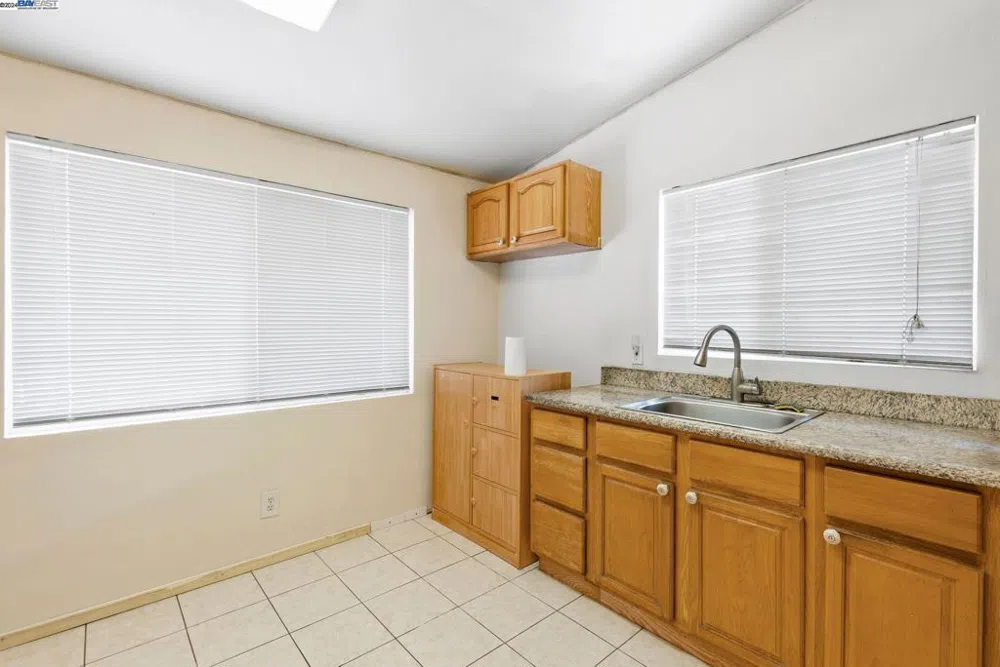 2344 Bartlett St Oakland, CA 94601