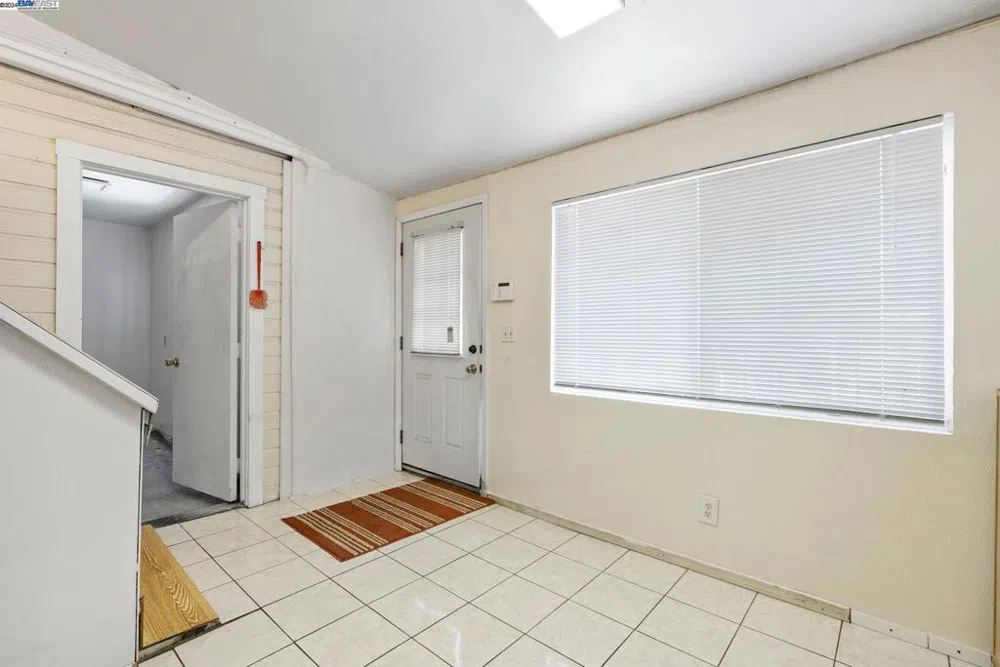 2344 Bartlett St Oakland, CA 94601