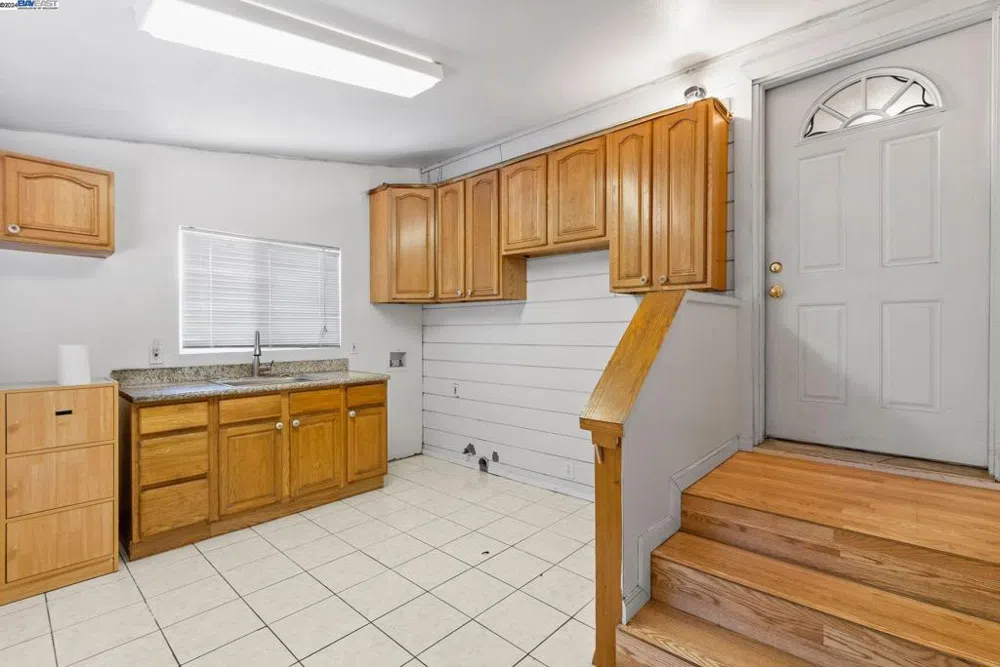 2344 Bartlett St Oakland, CA 94601