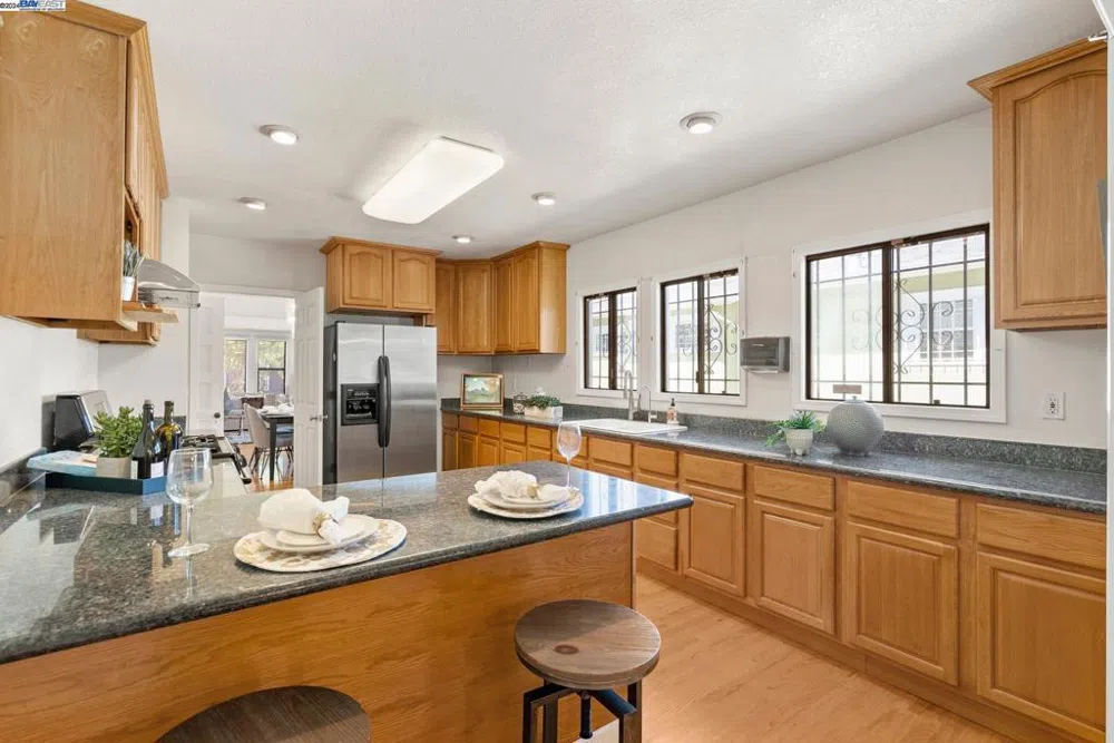 2344 Bartlett St Oakland, CA 94601