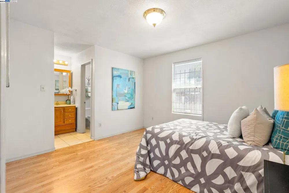 2344 Bartlett St Oakland, CA 94601
