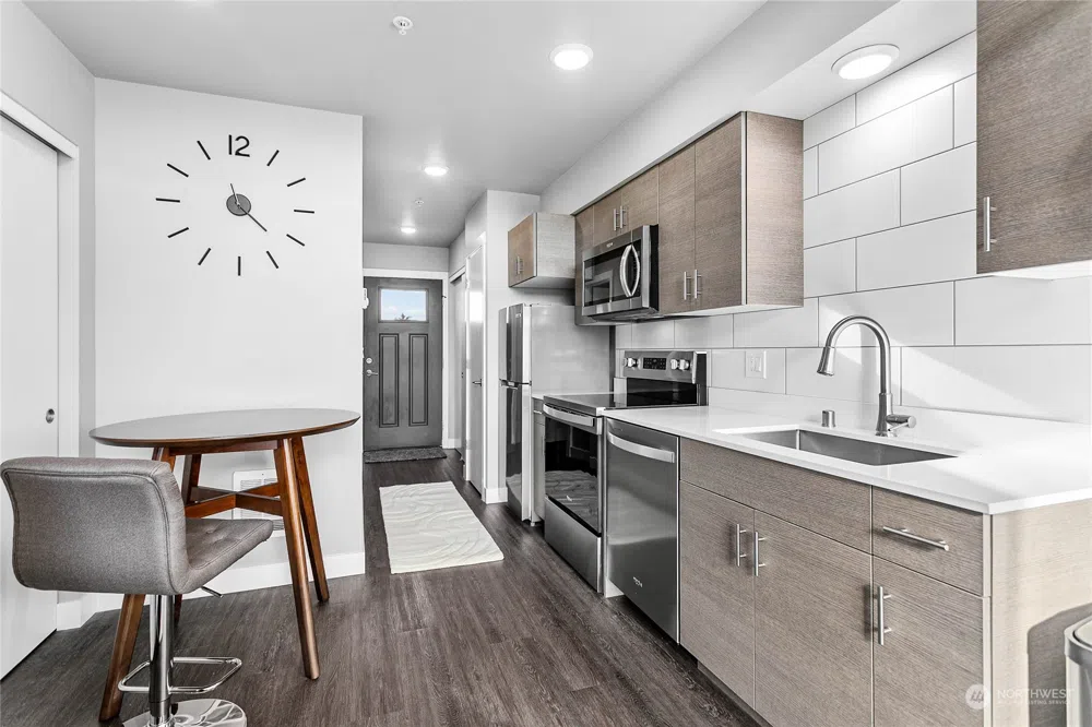 1882 Front Street #407