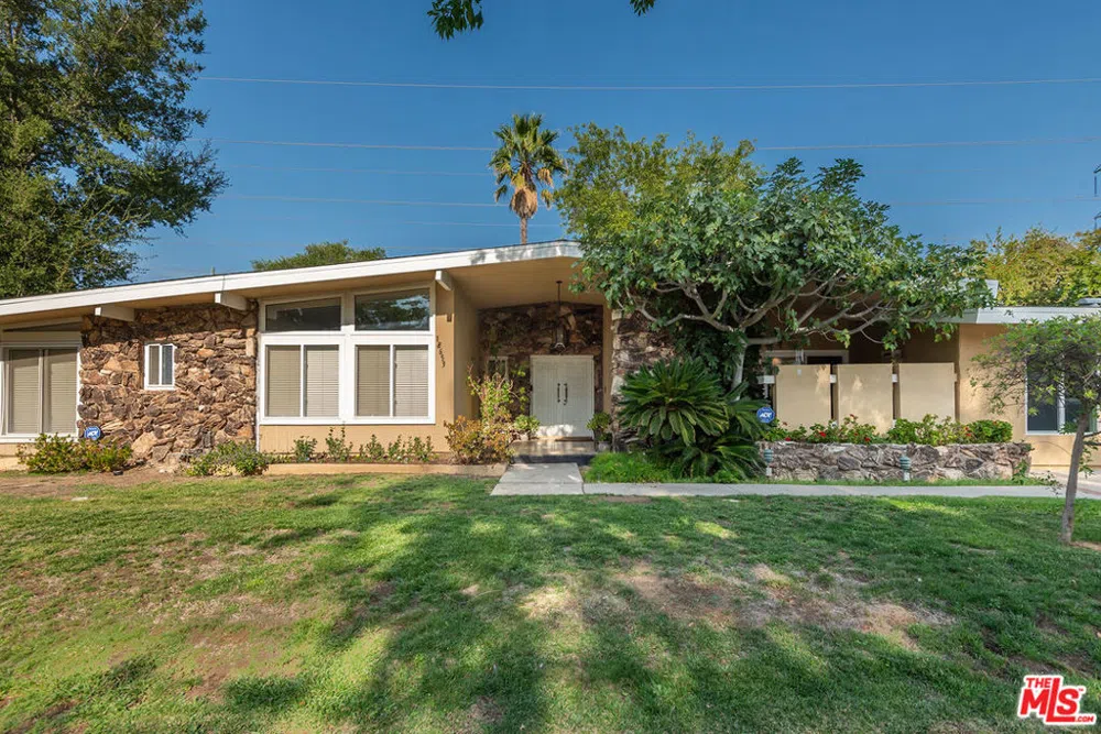 18653 Palomino Drive Tarzana, CA 91356