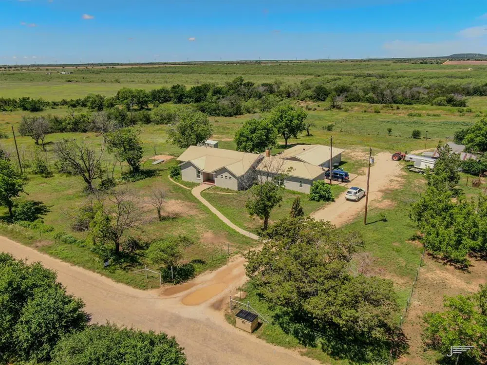 718 County Road 196 Ovalo, TX 79541