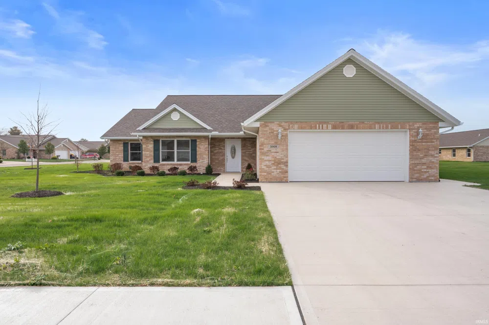 3909 N Easy Living Avenue