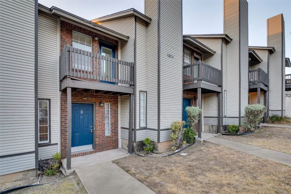 1823 River Crossing Circle #B Austin, TX 78741