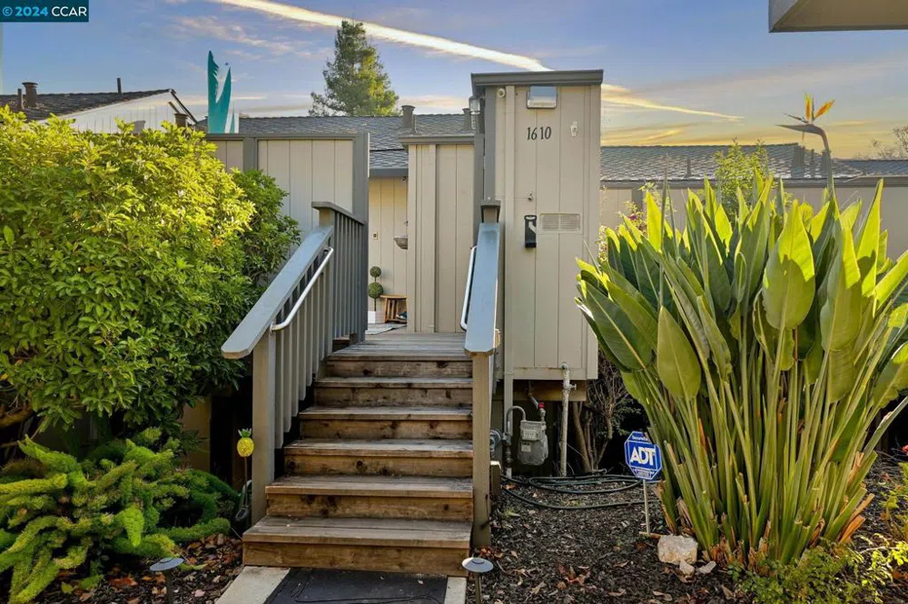 1610 Ashwood Dr Martinez, CA 94553