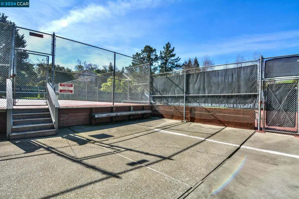 1610 Ashwood Dr Martinez, CA 94553