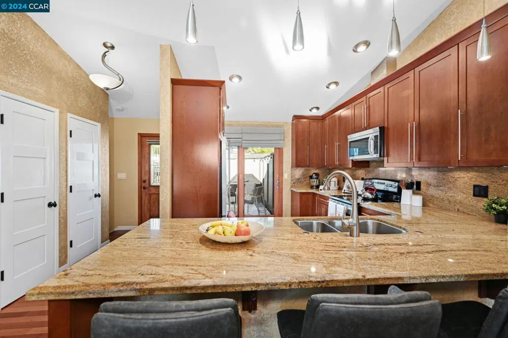 1610 Ashwood Dr Martinez, CA 94553