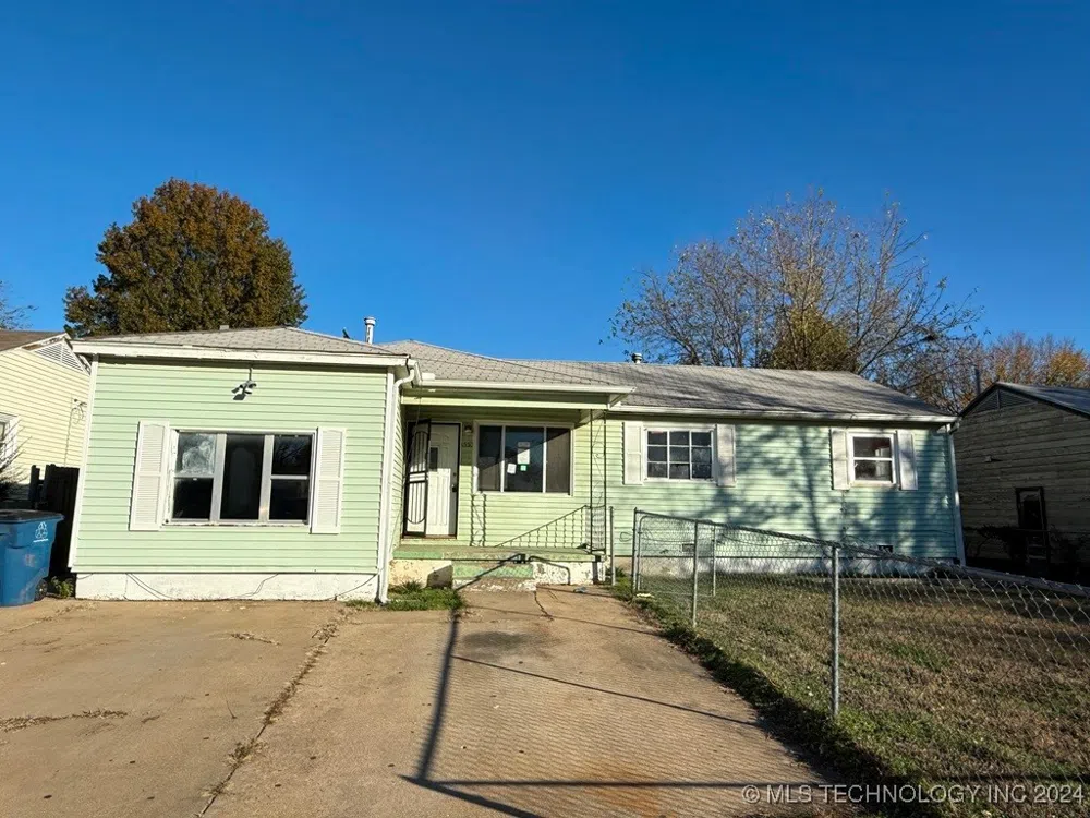 1557 E 52nd Street N