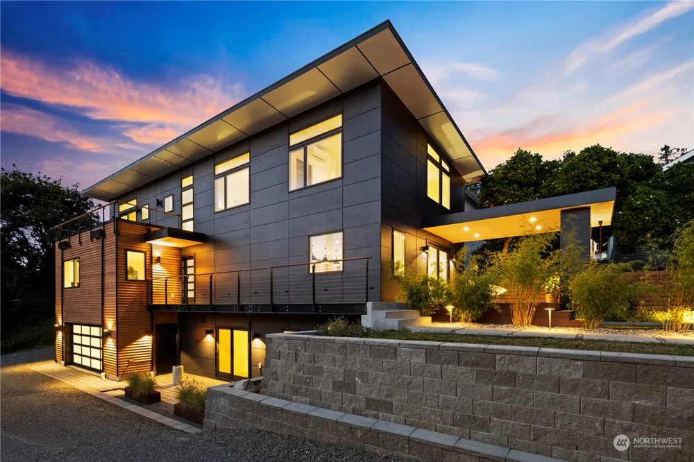 2814 E Marion Street