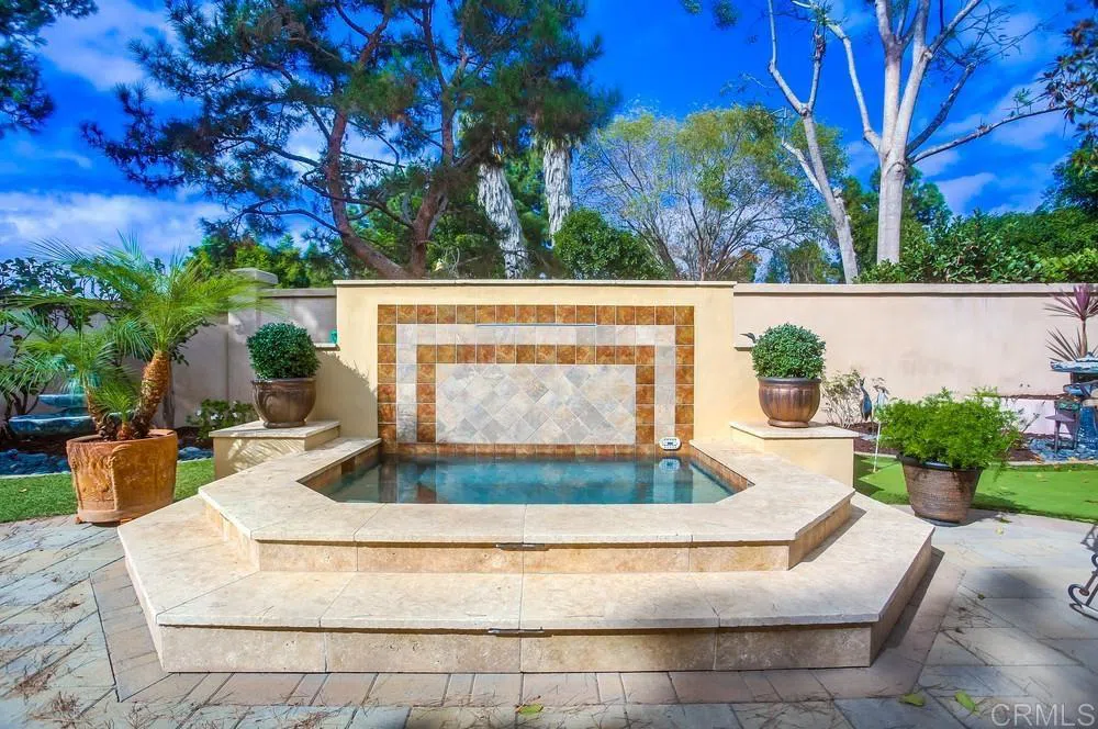 7001 Surfbird Circle Carlsbad, CA 92011