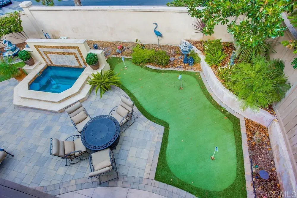 7001 Surfbird Circle Carlsbad, CA 92011